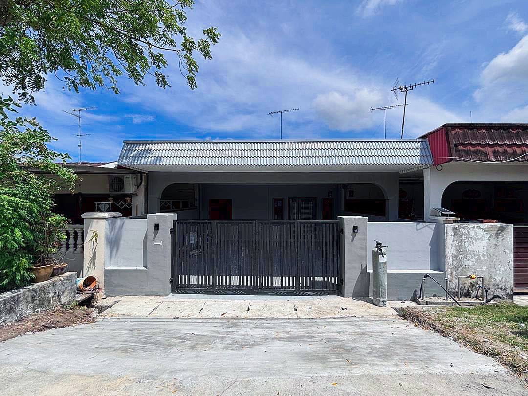 Double Storey Low Medium Cost Puteri Wangsa