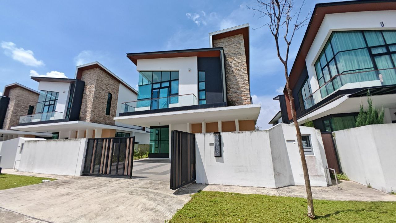 1 Storey Super Luxury Bungalow Ledang Heights