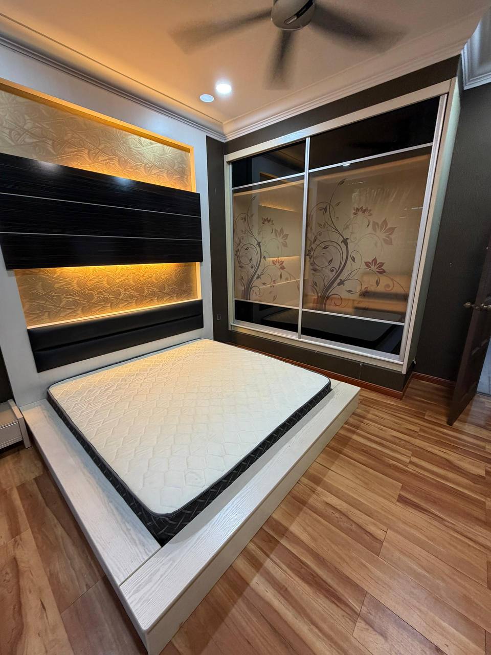 Double Storey Terrace Jalan Indah 19 Bukit Indah 18