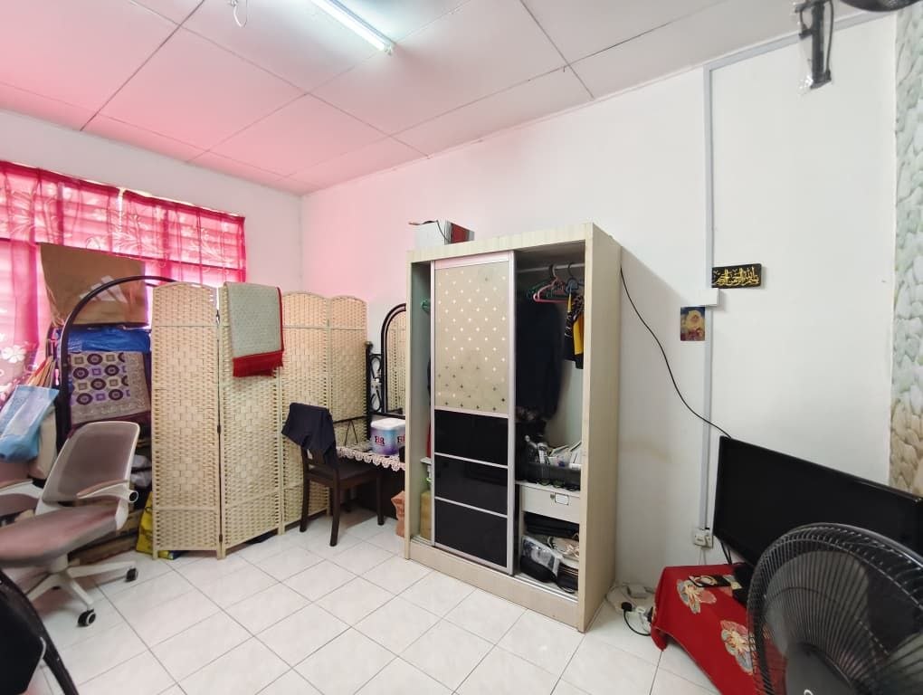 Double Storey Low Medium Cost Bandar Putra Kulai 6