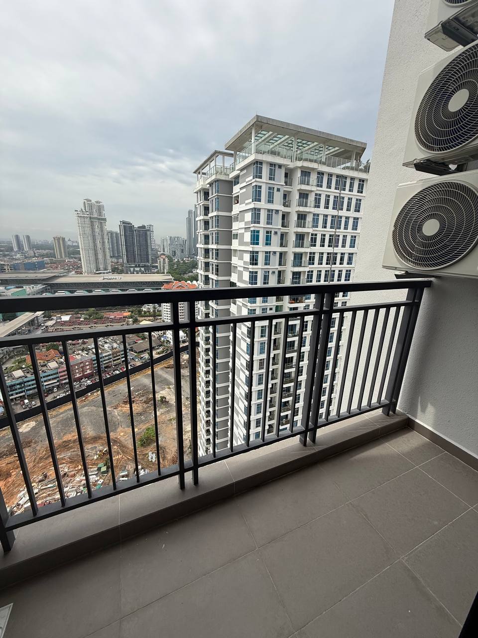 Condo Meldrum Heights 7