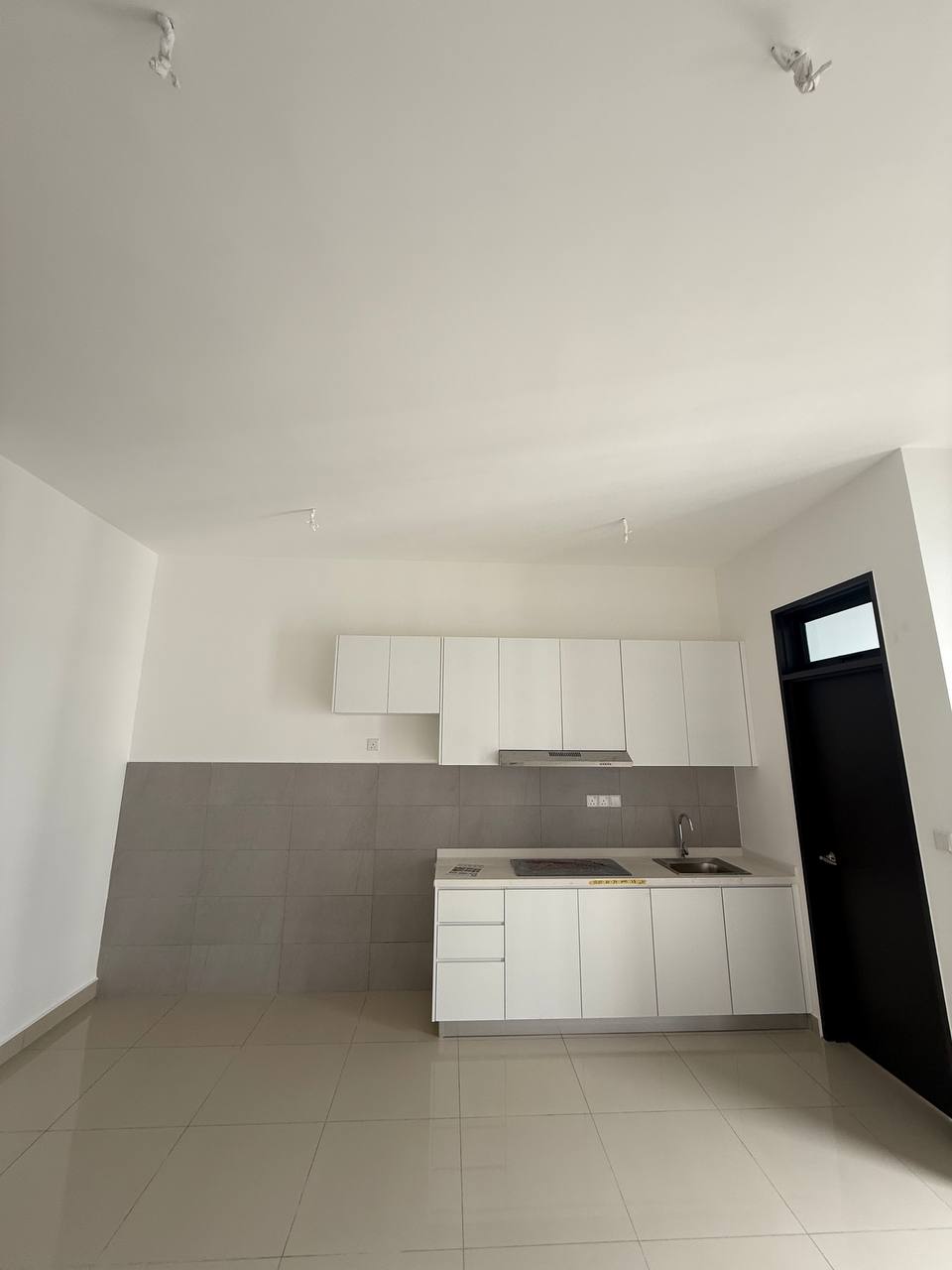 Condo Meldrum Heights 14