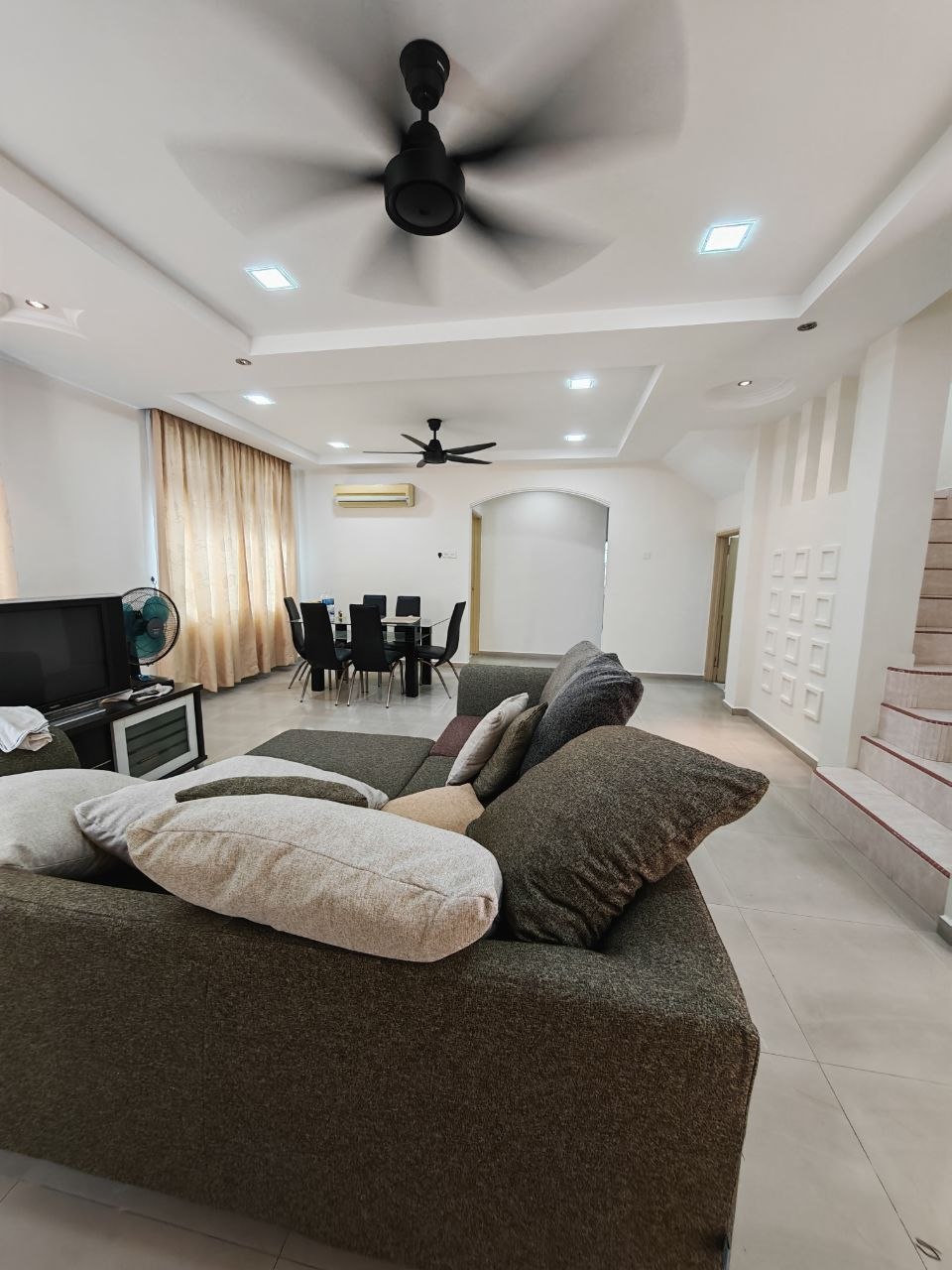 Double Storey Terrace House Nusa Indah – photo 1