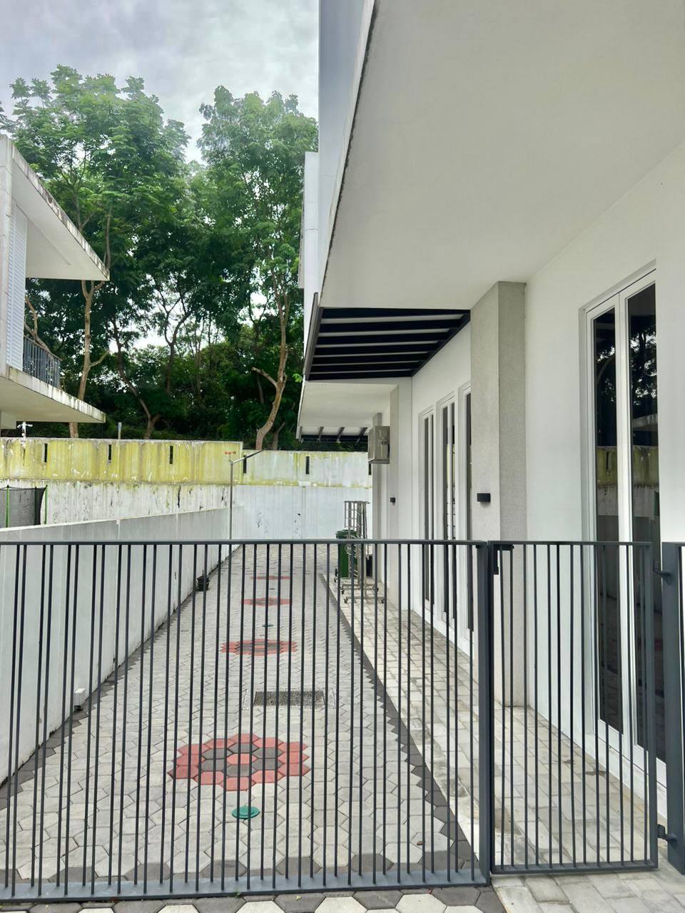 3 Storey Semi-D Emerald Bay 4