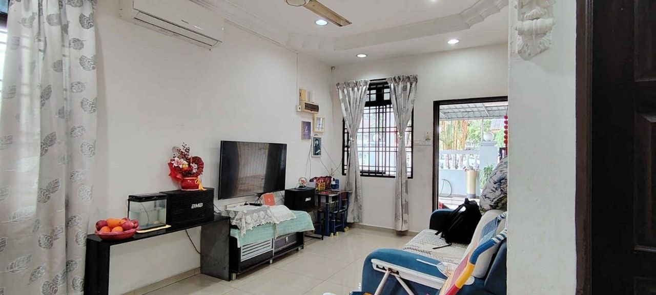 Single Storey Terrace Taman University 3