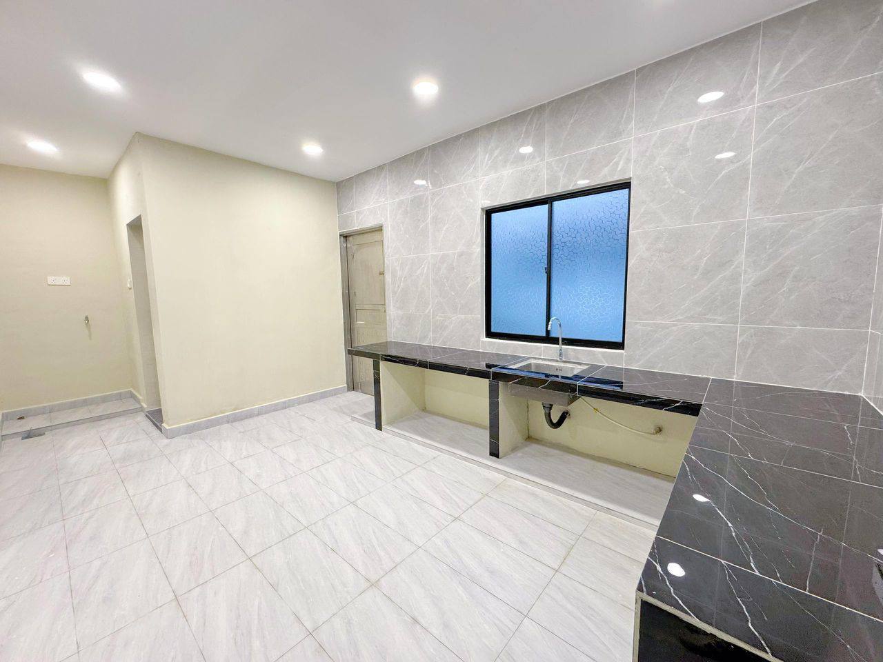 Double Storey Taman Timur 14