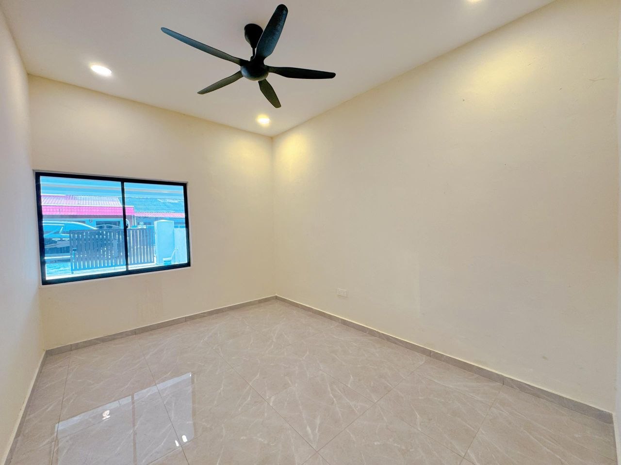 House Gelang Patah 14