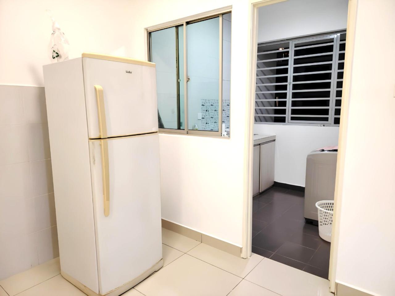 Condo Aliff Avenue 8