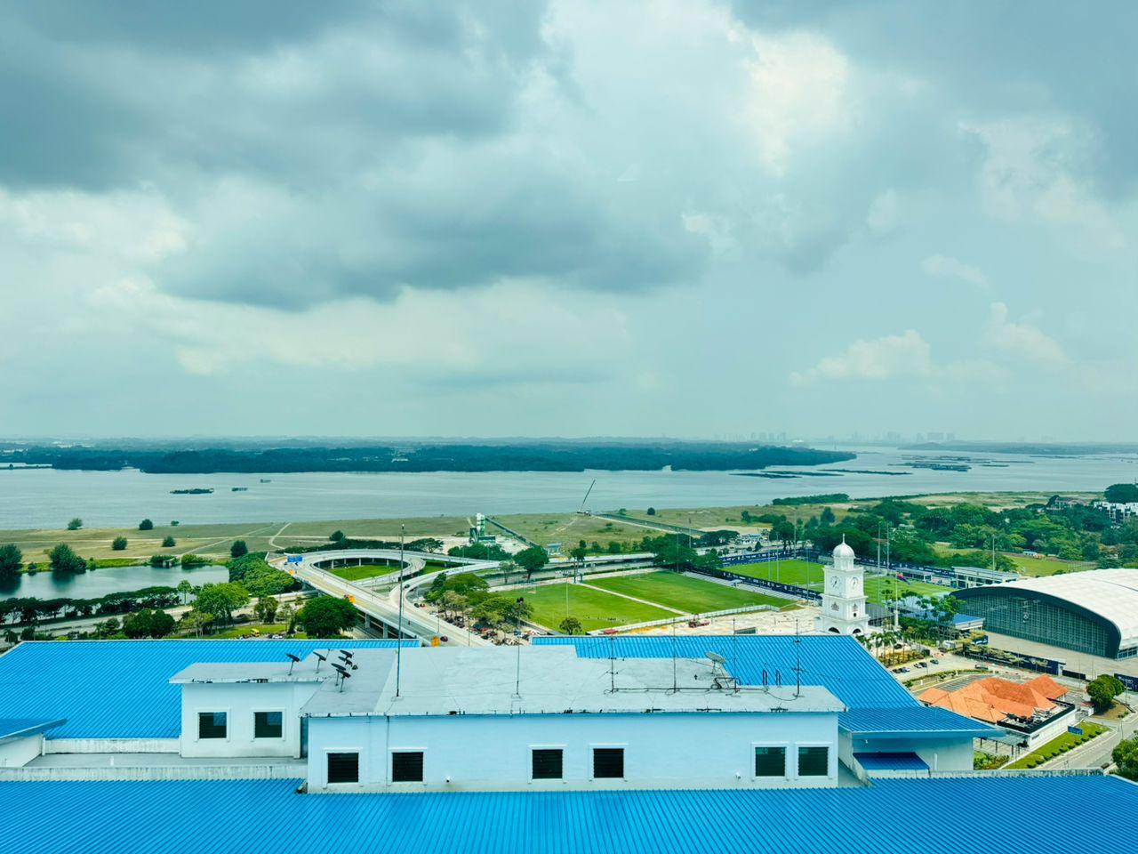 Condo Golden Sands Seaview 2