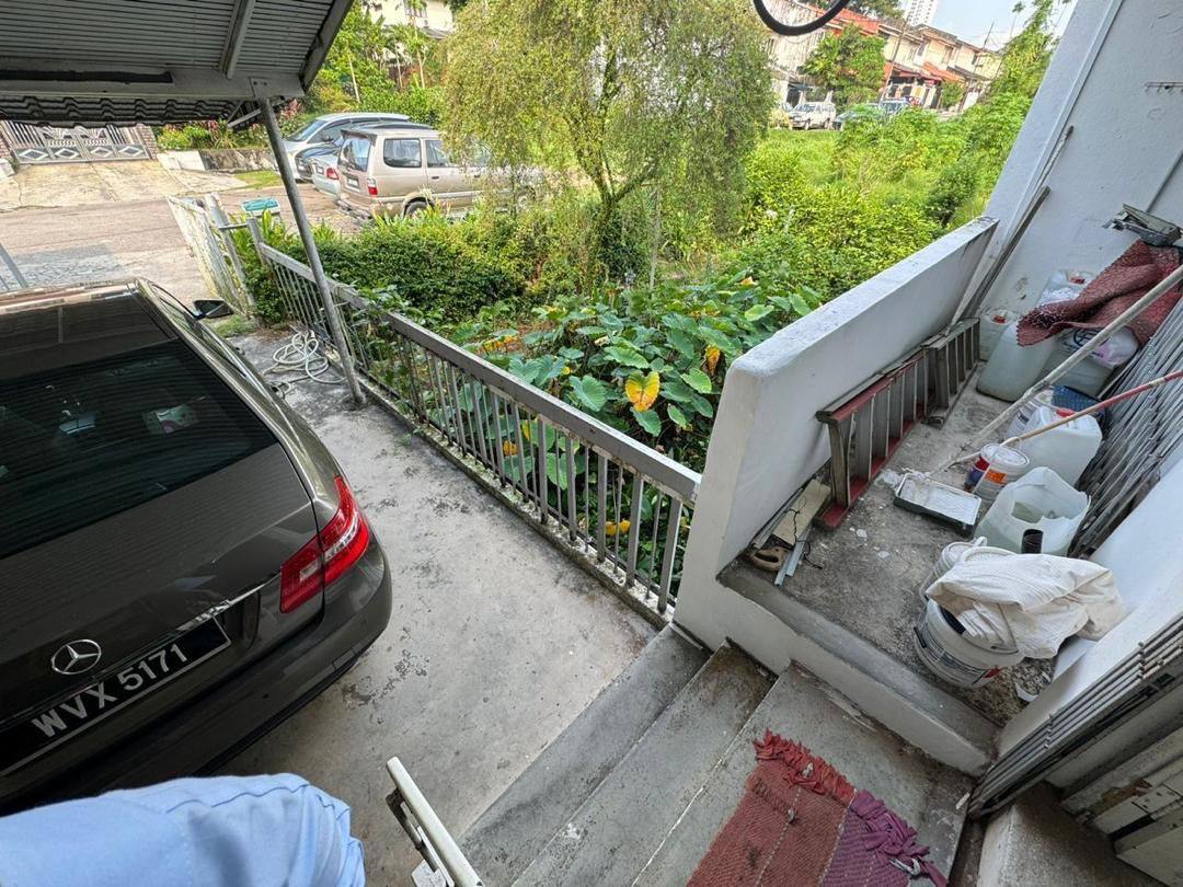 Double storey SemiD Jalan Merah Taman Pelangi 8