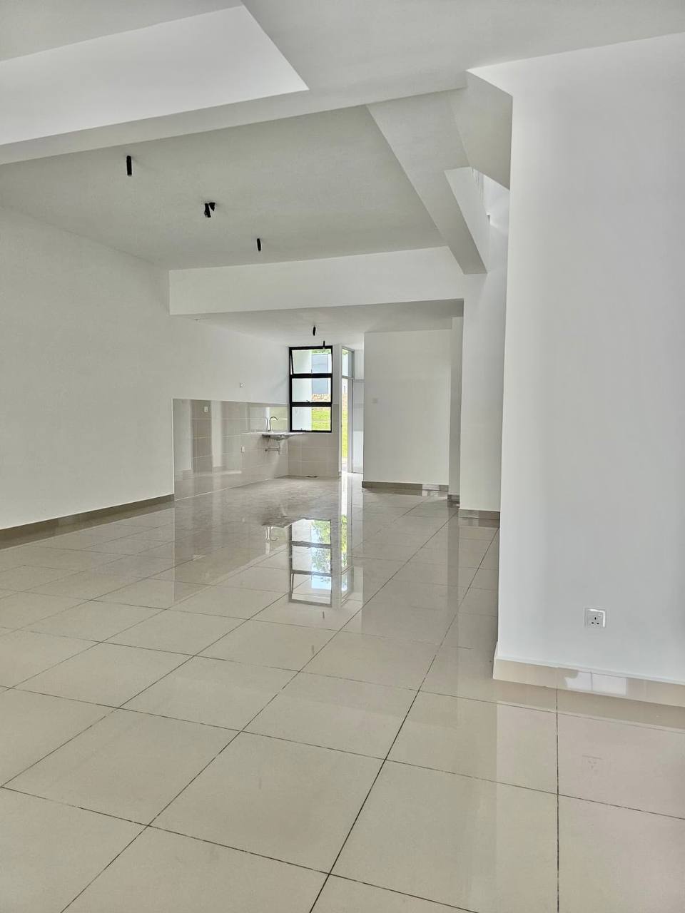 Double Storey @ Intermediate Molek 3