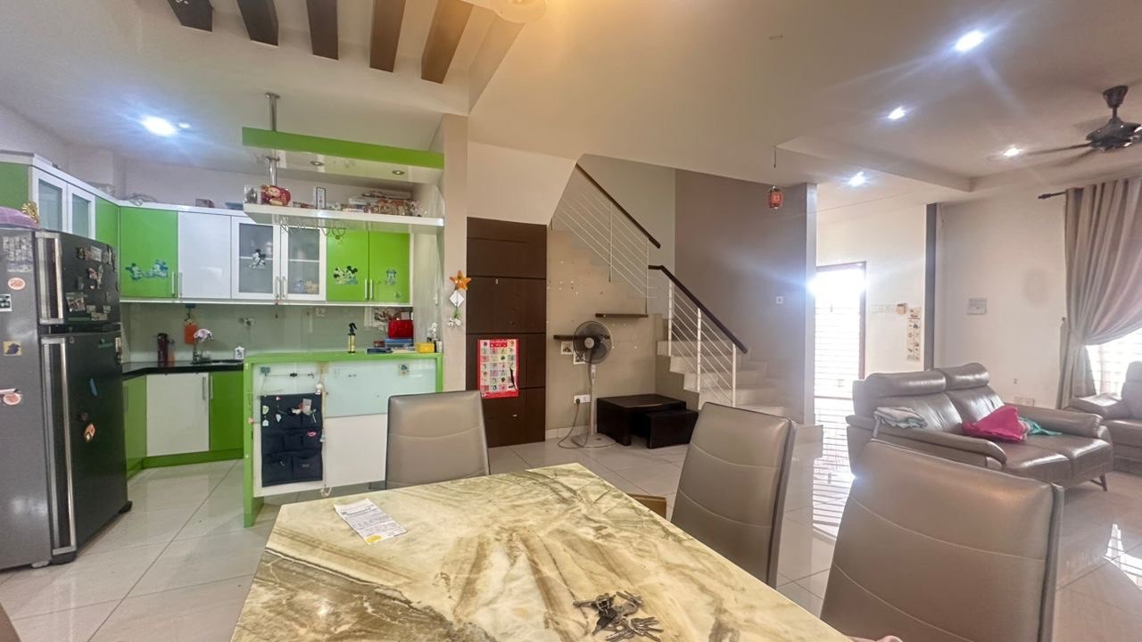 Double Storey Cluster Corner House Sky blue Adda Heights