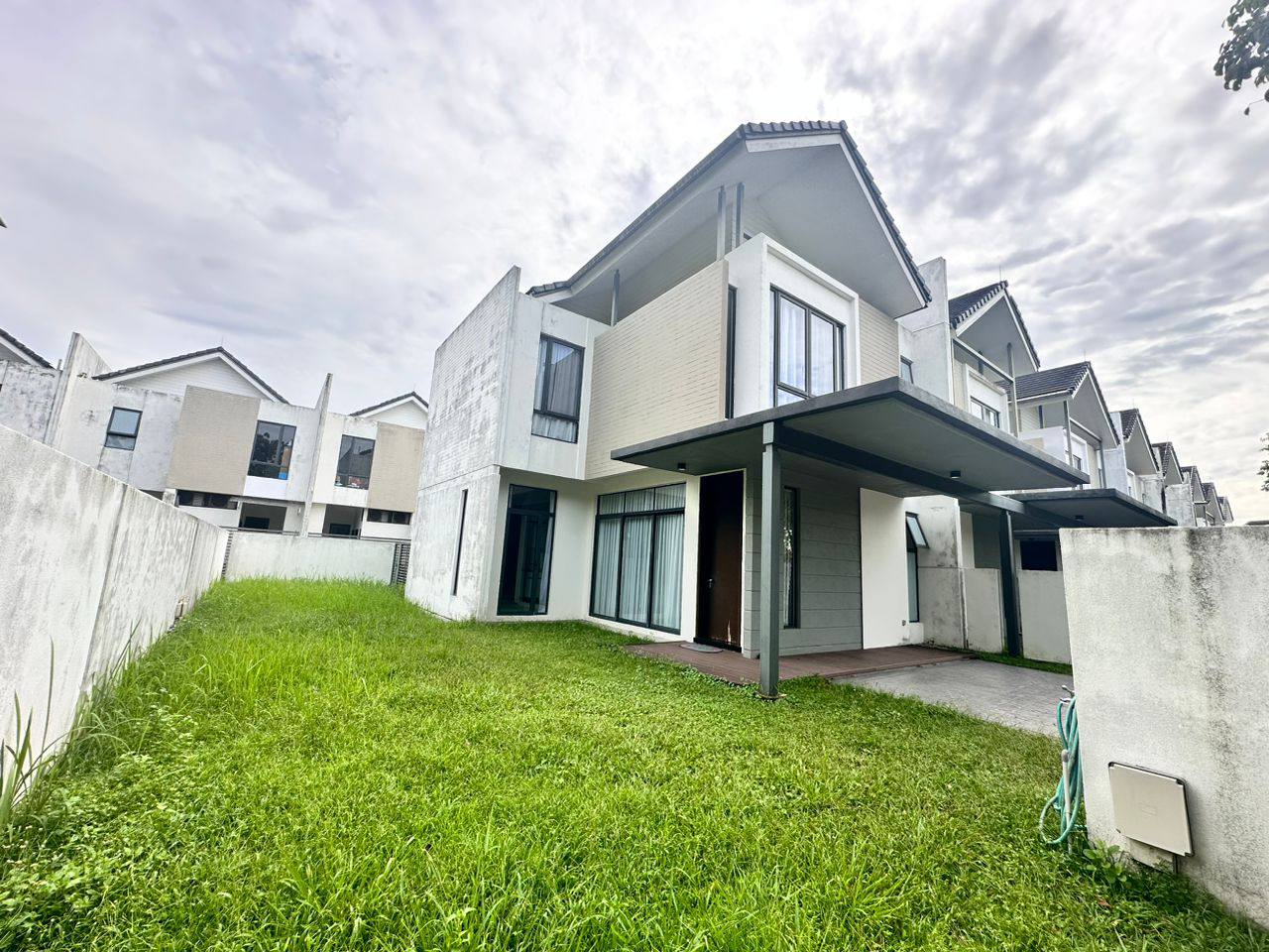 Corner Lot Avira Medini Sunway