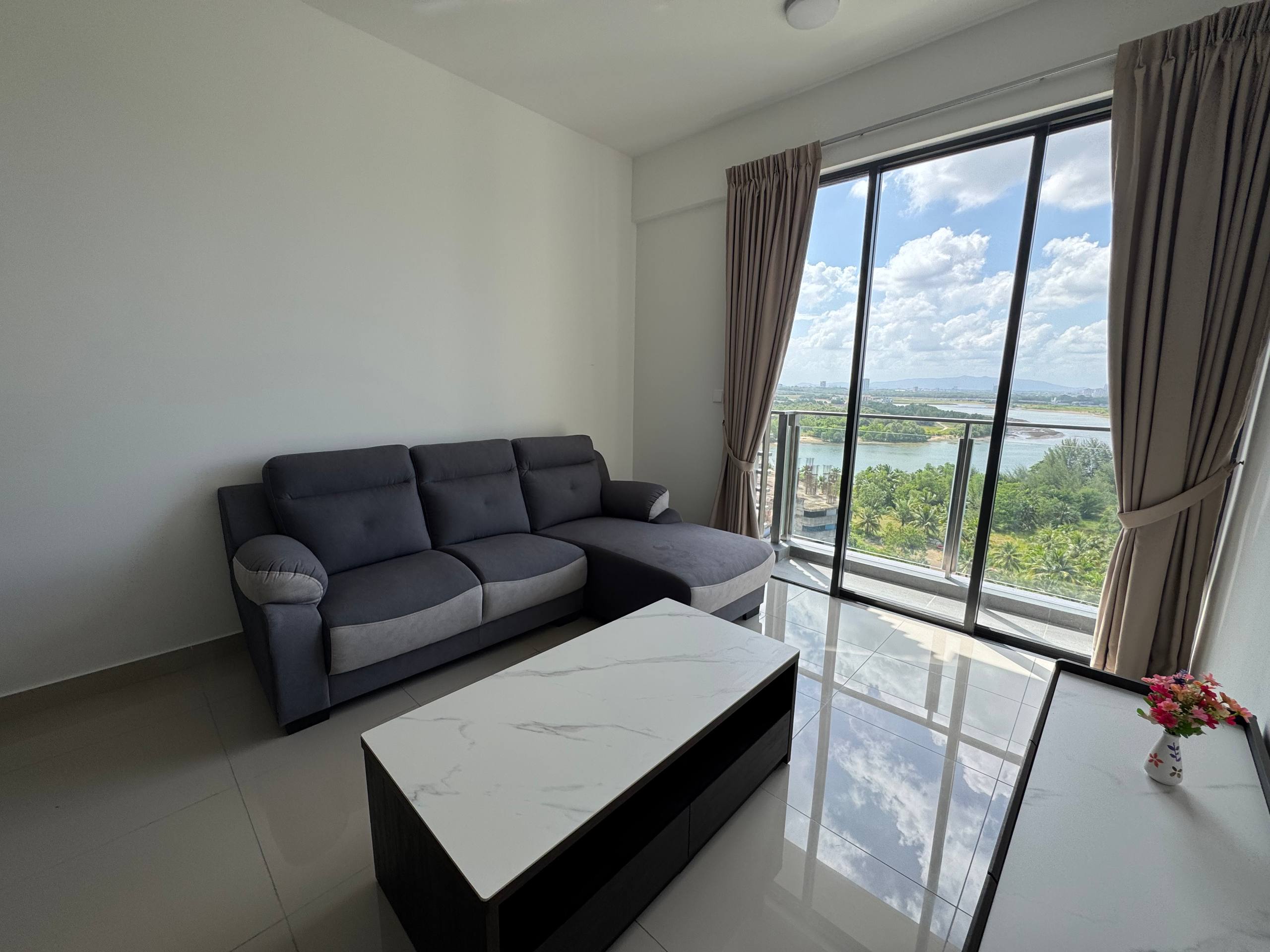 Tower 8 MBW Bay-Florian Residence Vista Tiara 1