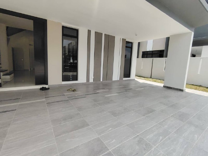 Double Storey Semi-D Jalan Danga Sutera 6