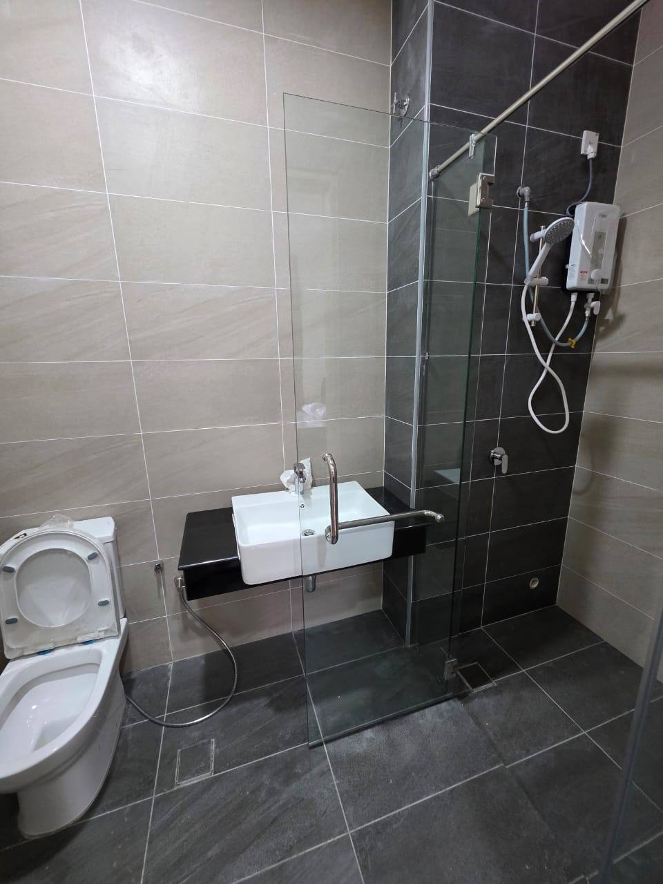 Double Storey Semi-D Jalan Danga Sutera 10