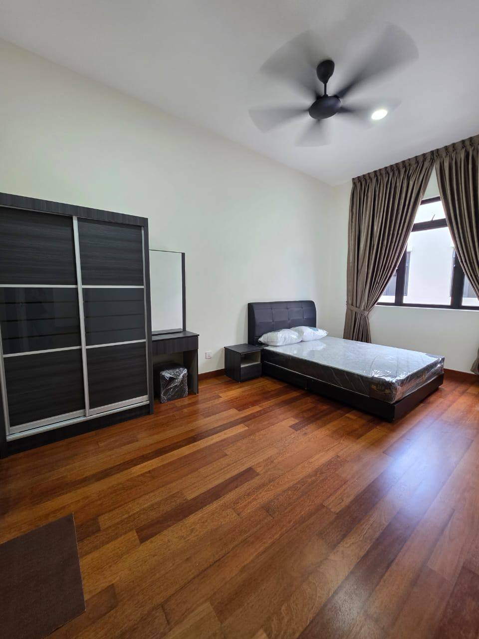 Double Storey Semi-D Jalan Danga Sutera 11