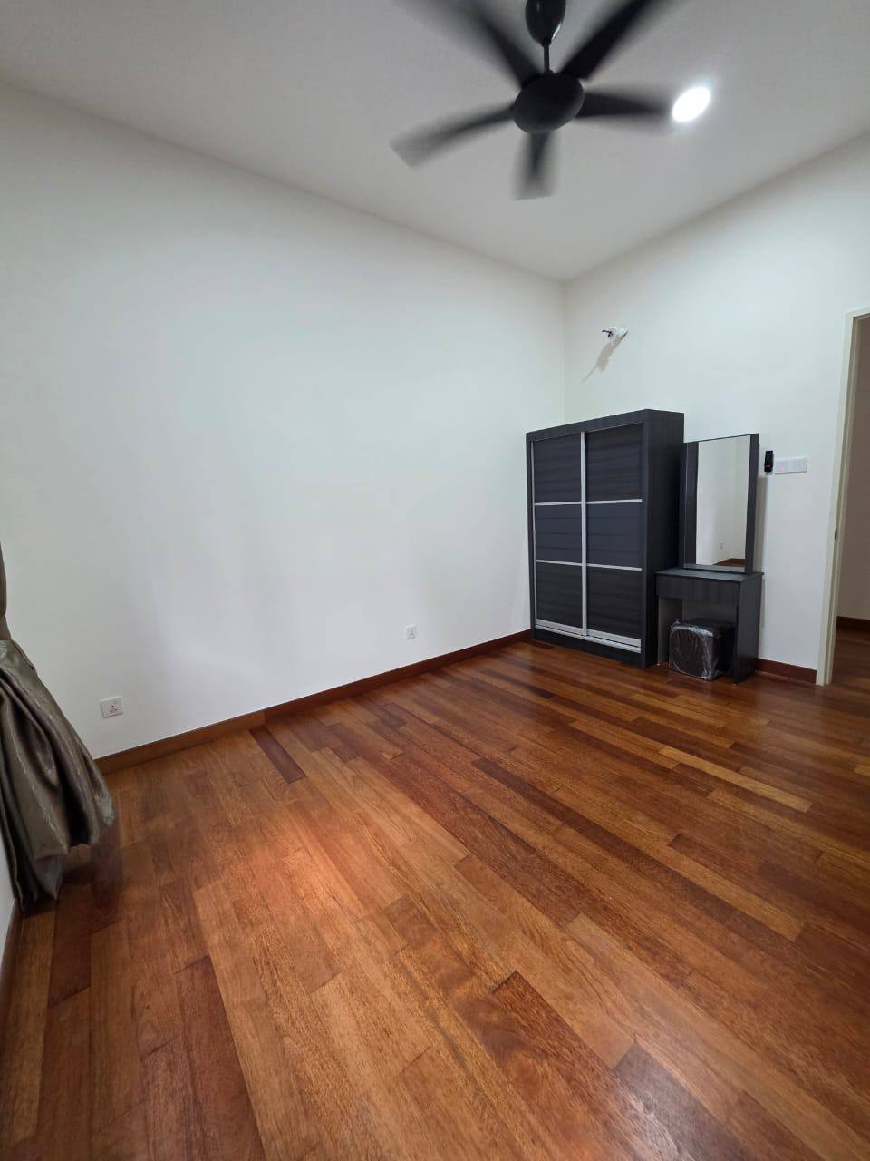 Double Storey Semi-D Jalan Danga Sutera 12