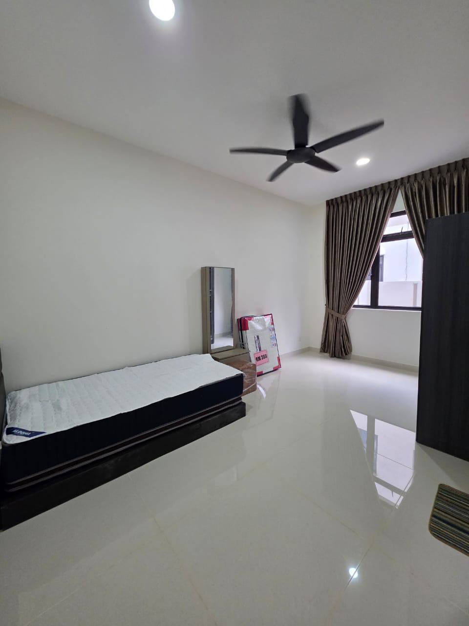 Double Storey Semi-D Jalan Danga Sutera 14