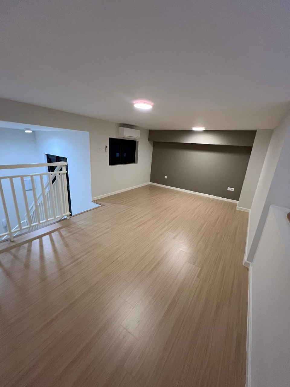 Loft Unit Jalan Medini Selatan 3 2