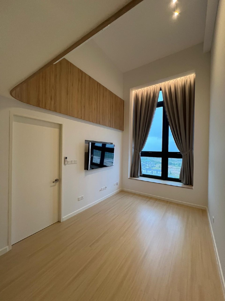 Loft Unit Jalan Medini Selatan 3 4