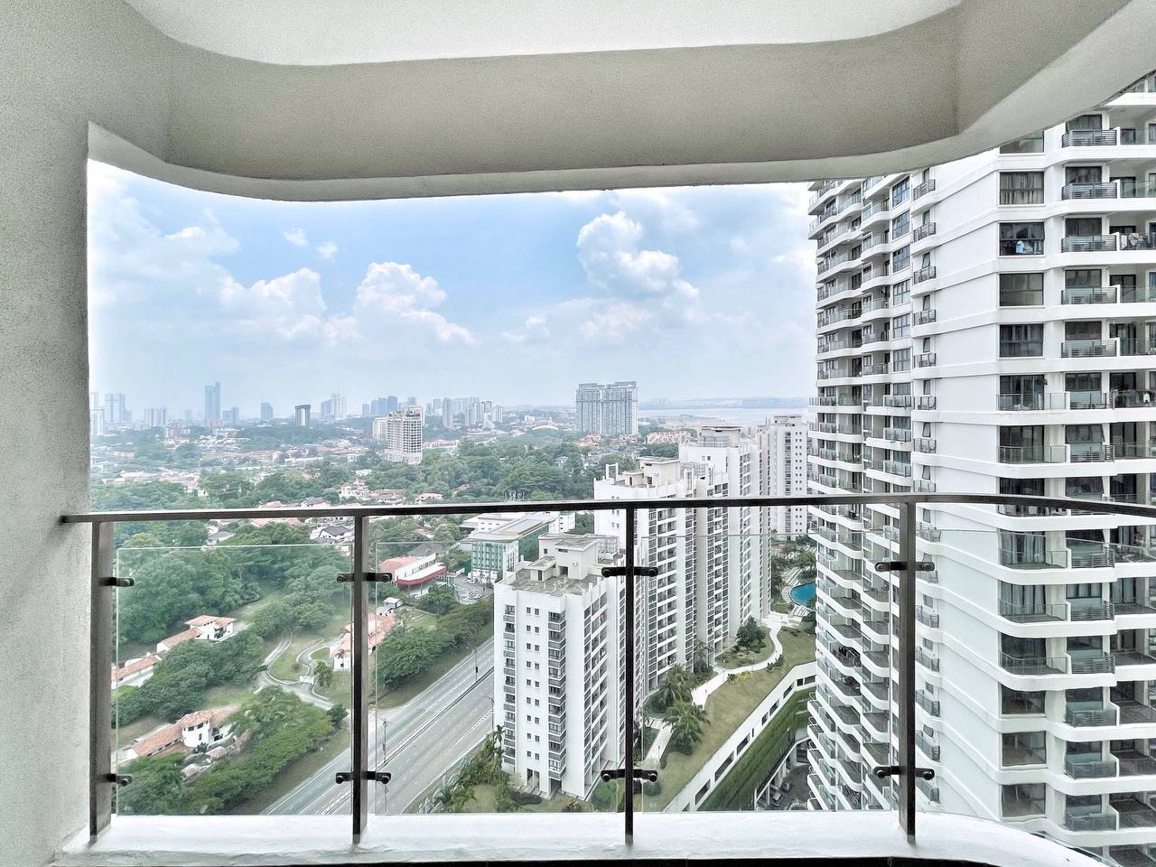 Condominium Country Garden Danga Bay 2