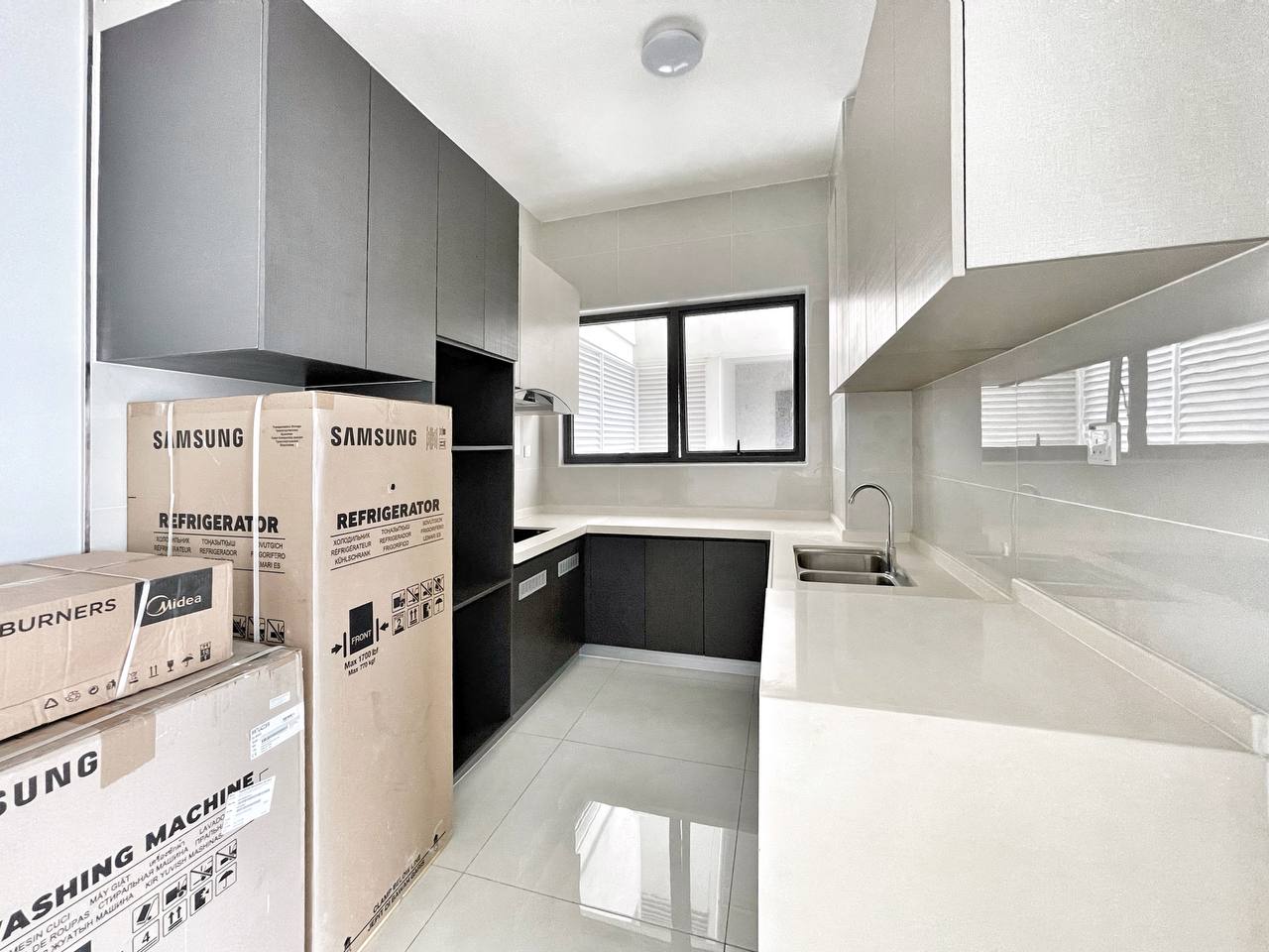 Condominium Country Garden Danga Bay 5