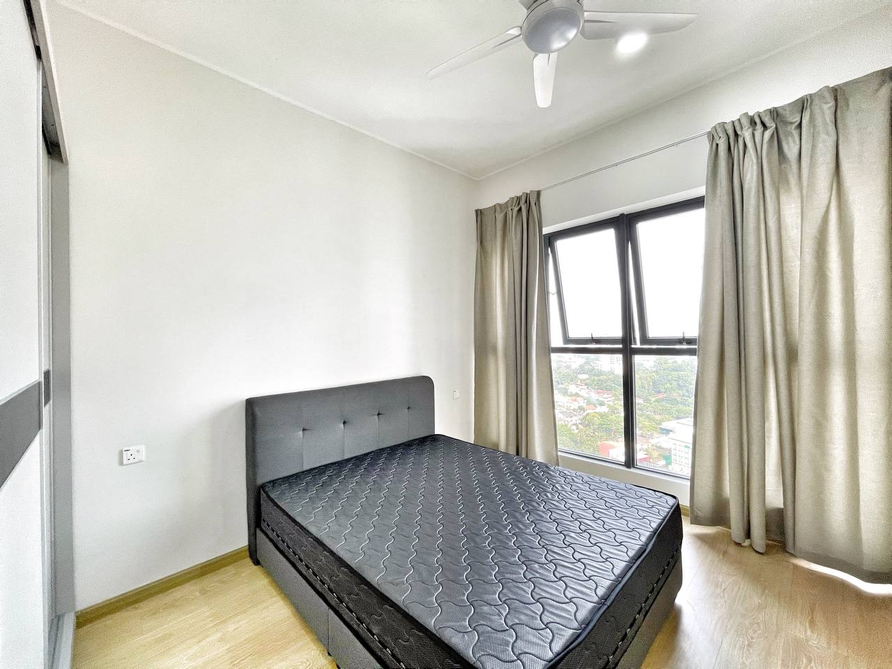 Condominium Country Garden Danga Bay 3