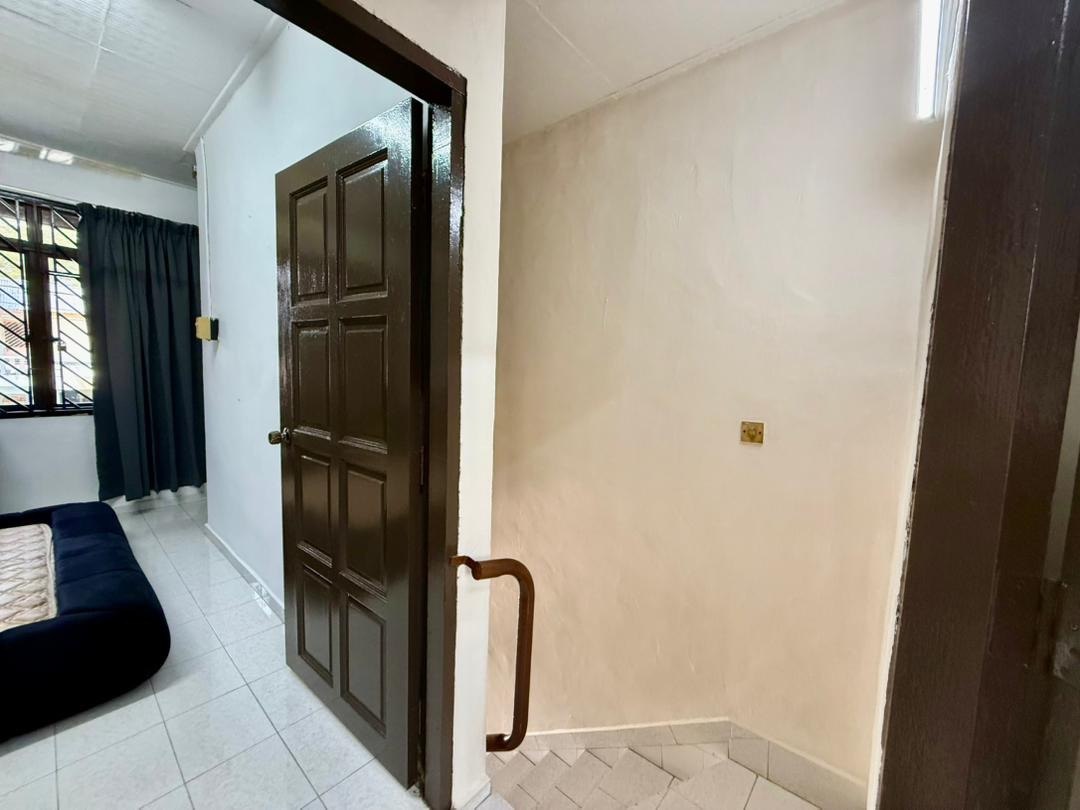Double Storey Low Cost House Jalan Teratai Johor Jaya 6