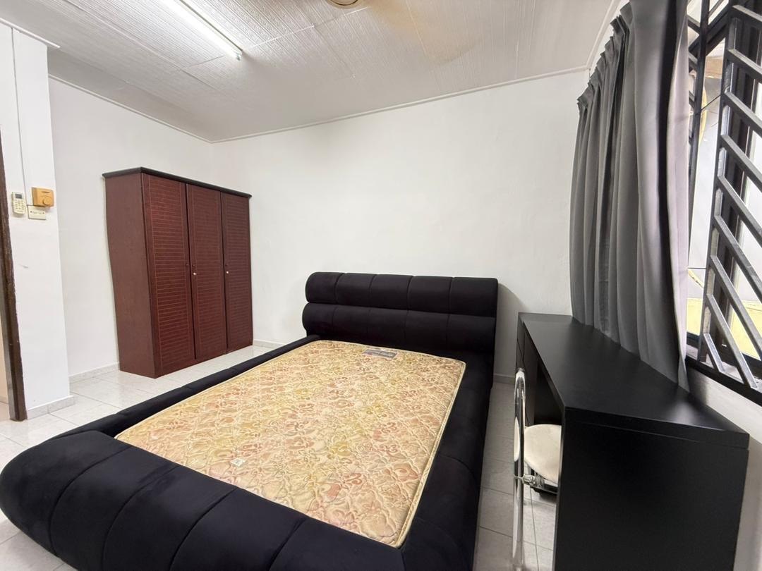 Double Storey Low Cost House Jalan Teratai Johor Jaya 11