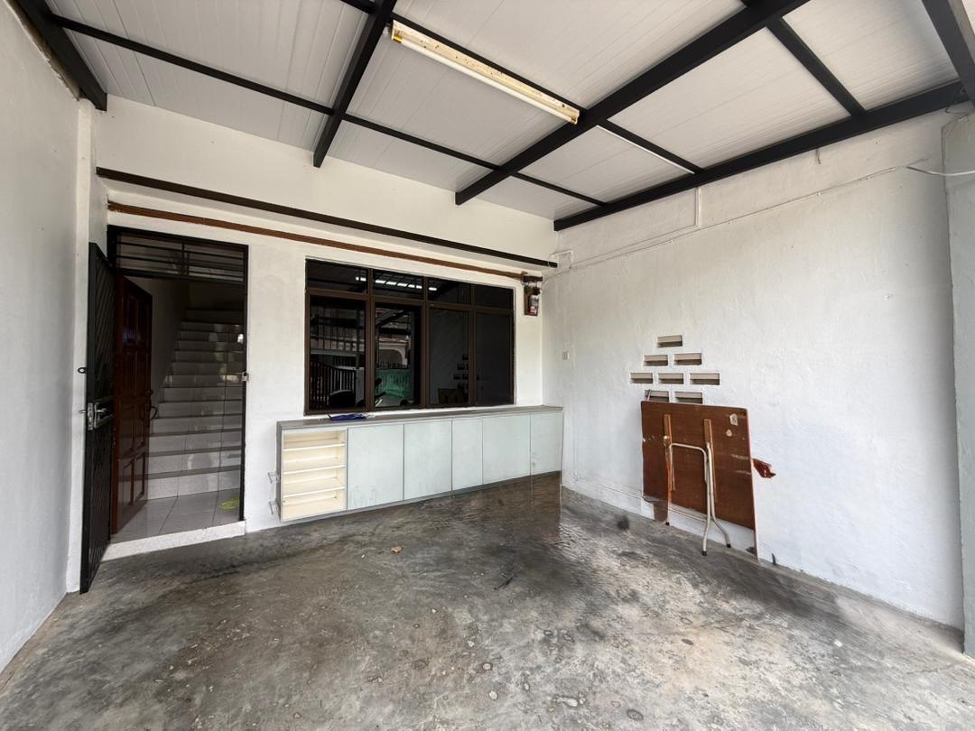 Double Storey Low Cost House Jalan Teratai Johor Jaya 14