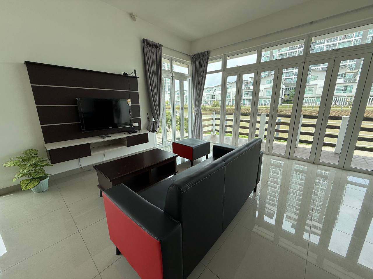 Three Storey Garden Link Endlot D'Lagoon Villa @ Taman Seri Austin 4