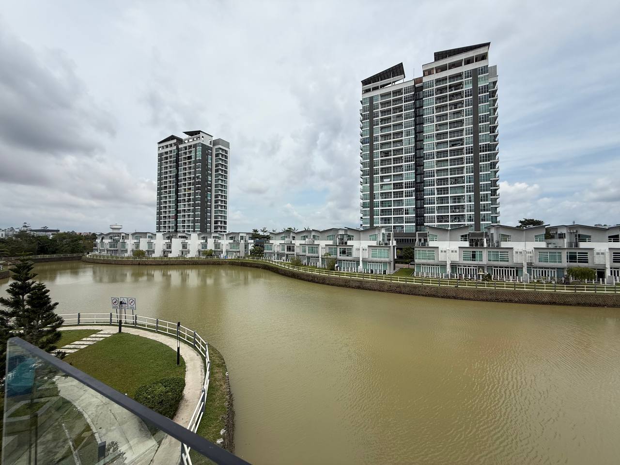 Three Storey Garden Link Endlot D'Lagoon Villa @ Taman Seri Austin 18