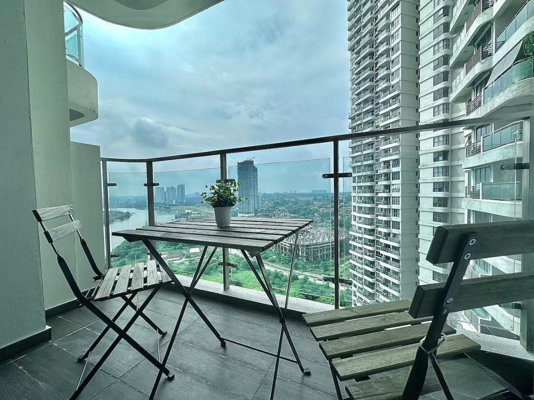 Condo Country Garden Danga Bay 7