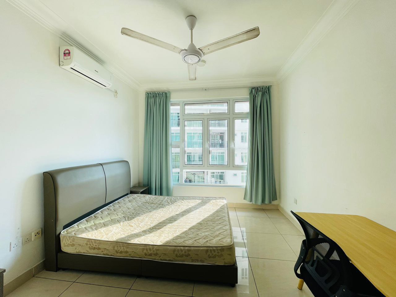 Condo Golden Sands Residences