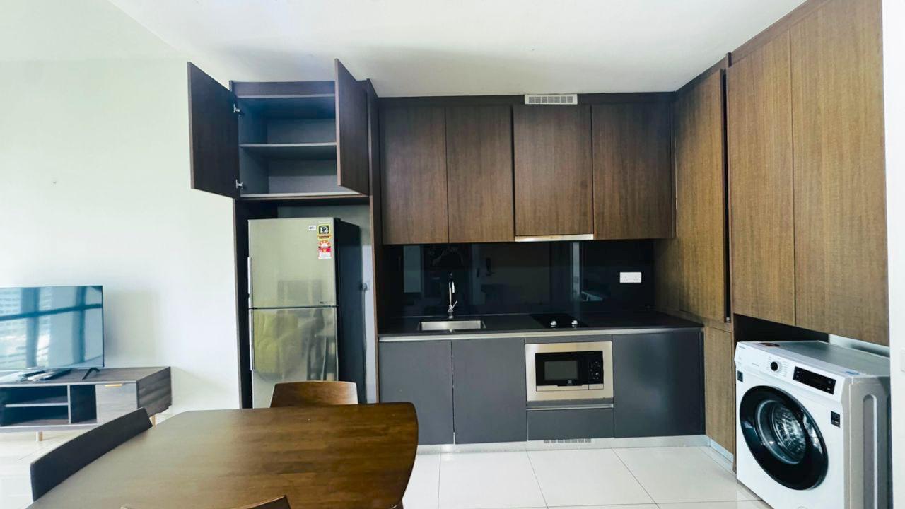 Studio Grand Medini 5