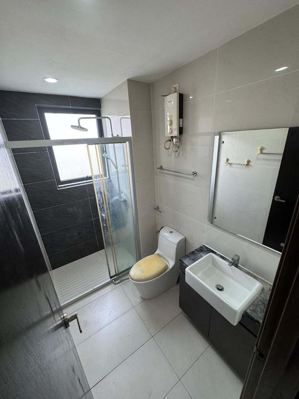 Condo Country Garden Danga Bay 8