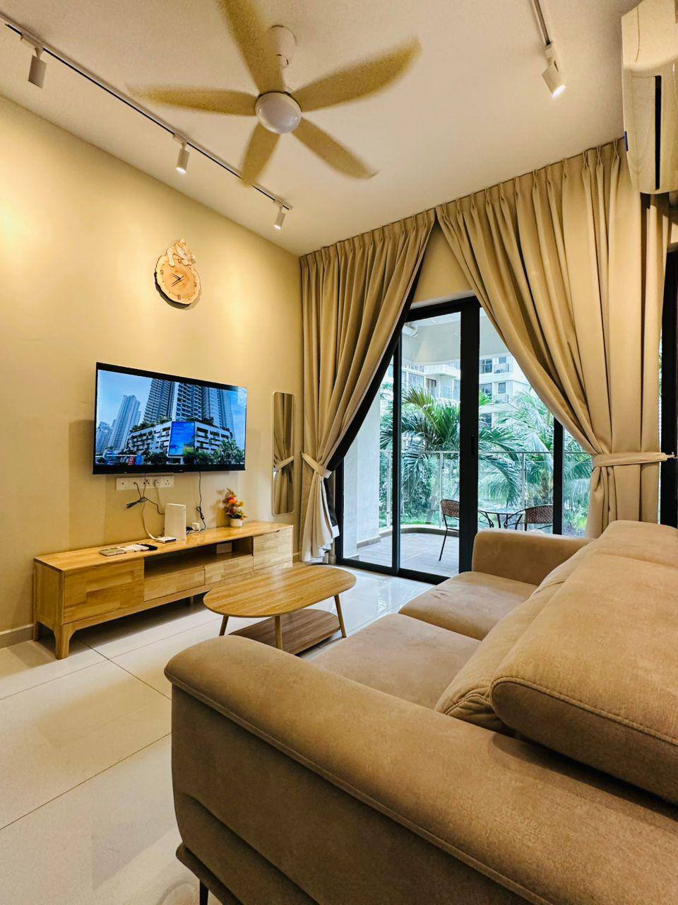 Condo Country Garden Danga Bay 4