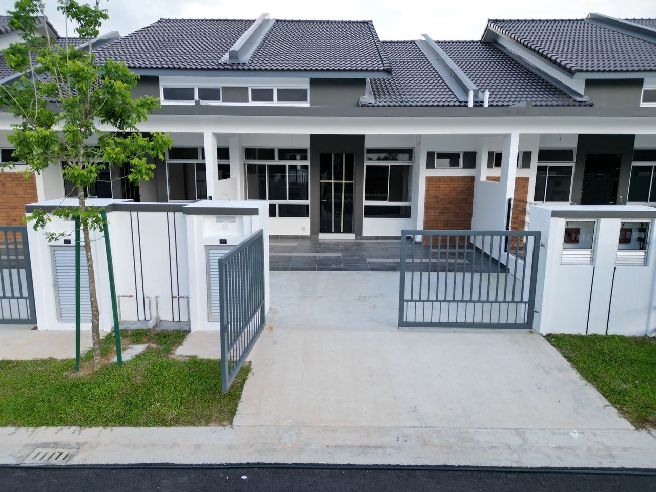 Single story Impian Emas Iconia Garden