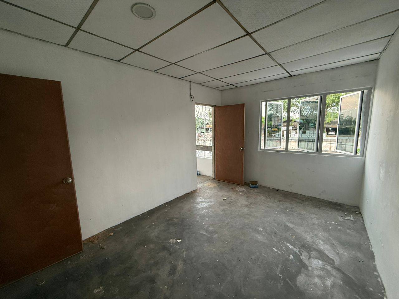 Double Storey Shoplot Jalan Glasiar 4