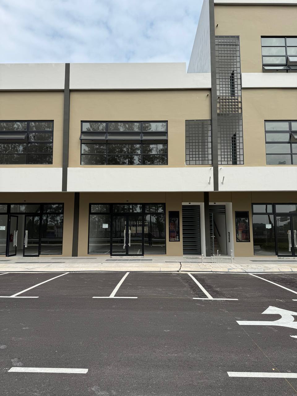 3-Storey Shop Office Horizon Square 8