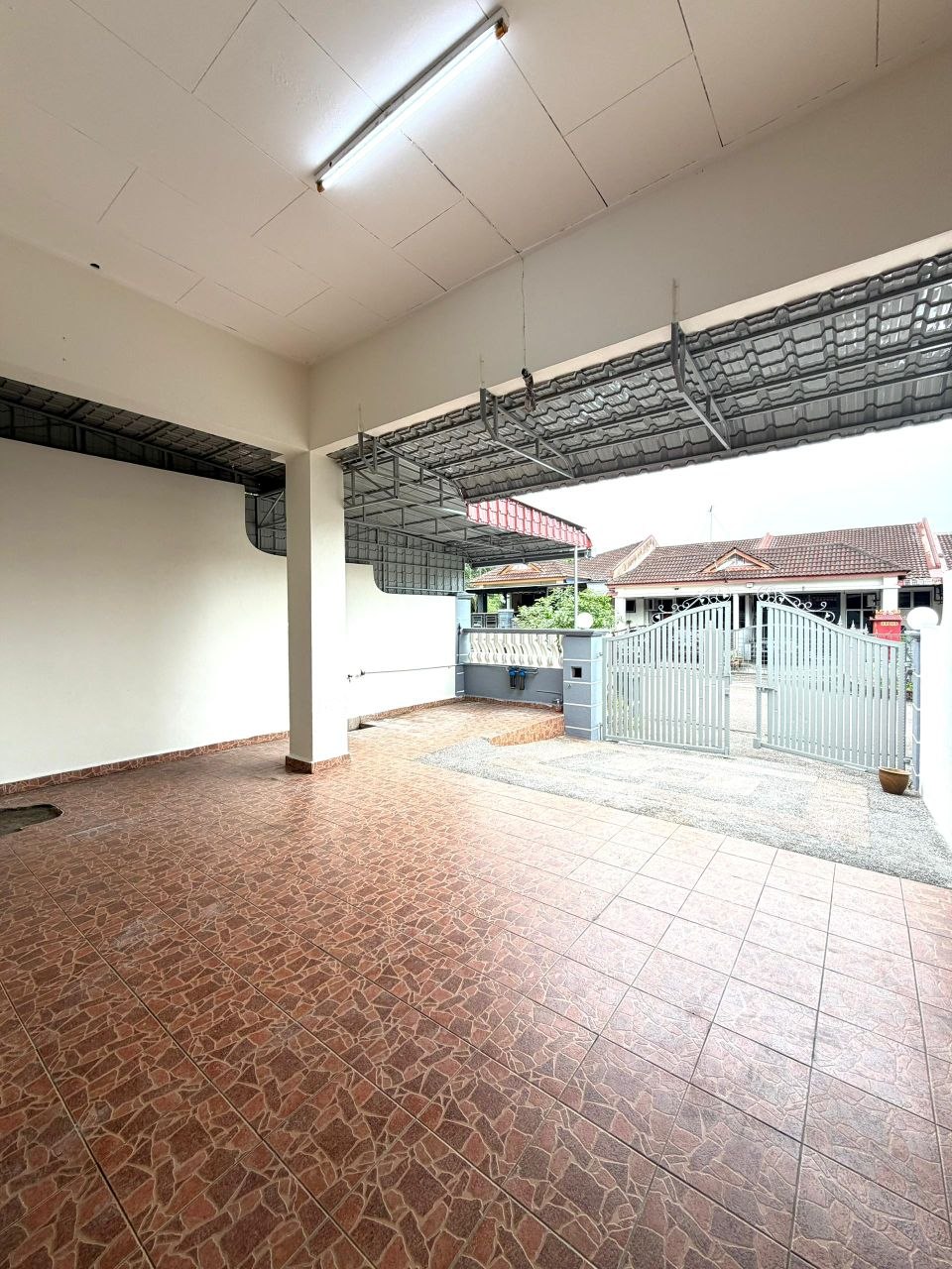 Single Storey Terrace House Ulu Tiram 6