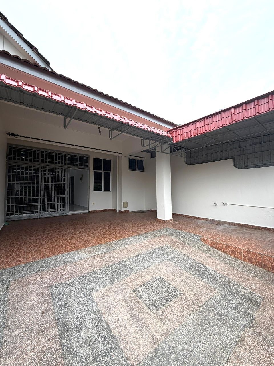 Single Storey Terrace House Ulu Tiram 4