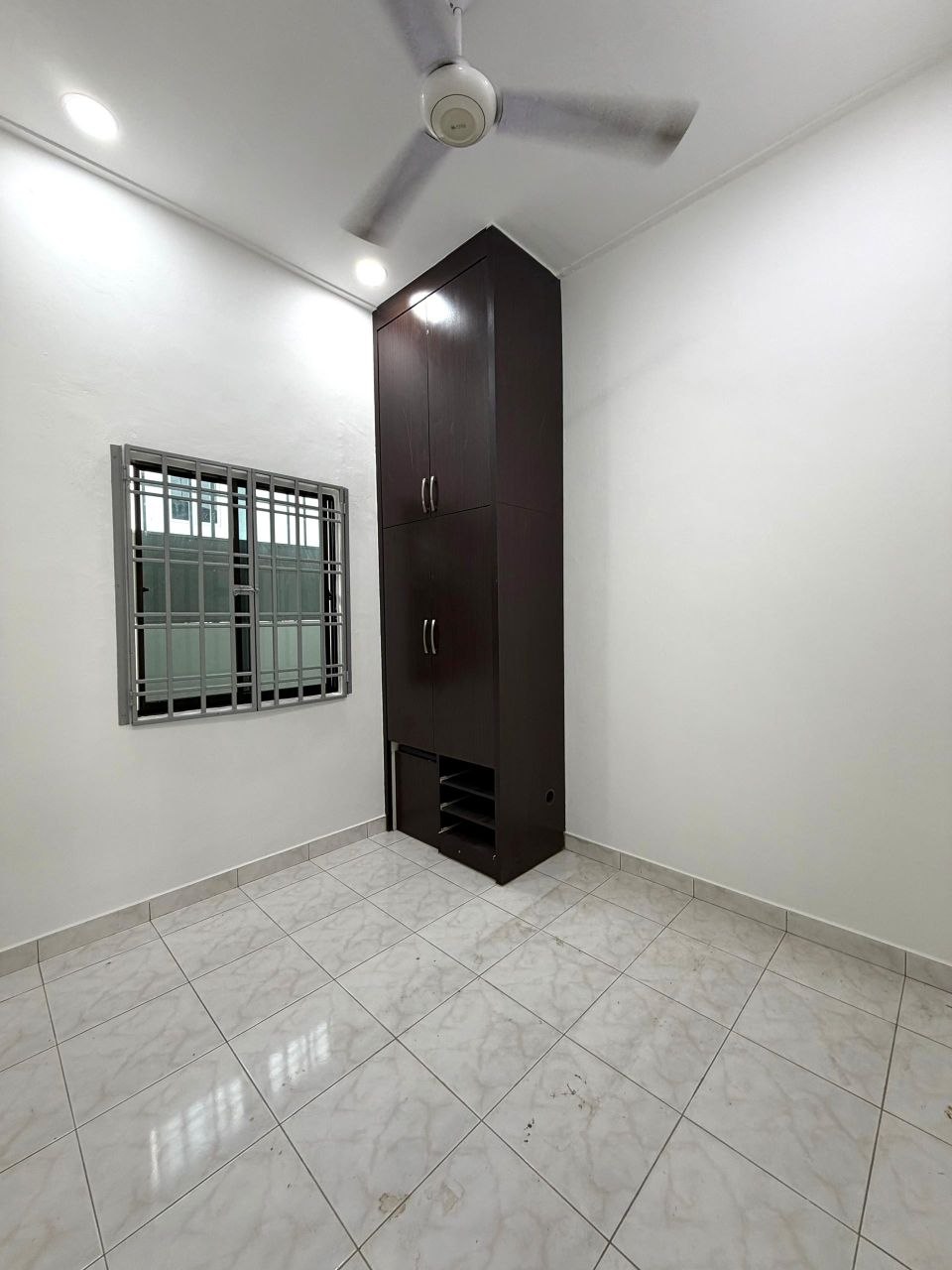 Single Storey Terrace House Ulu Tiram 11