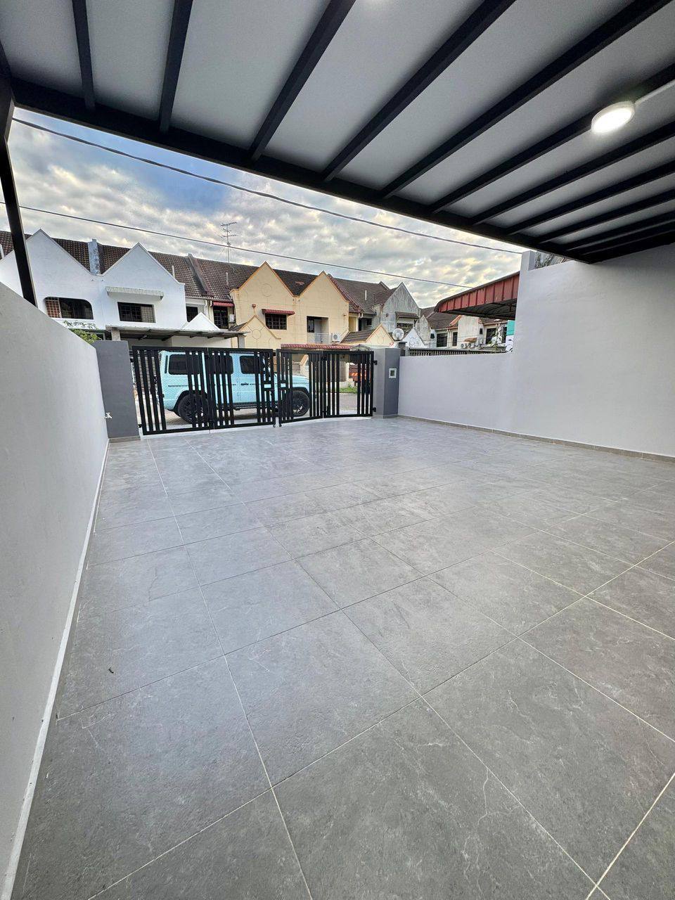 Double Storey Terrace Permas Jaya 13