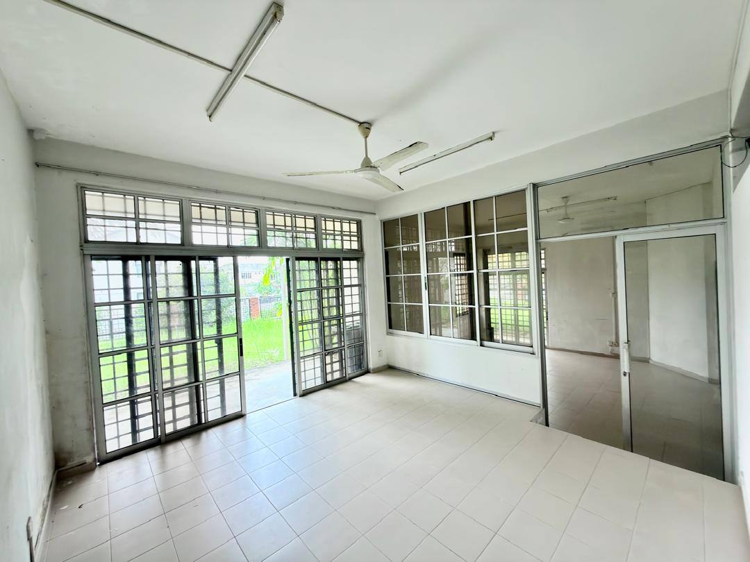 Double Storey Semi D Taman Munsyi Ibrahim 4