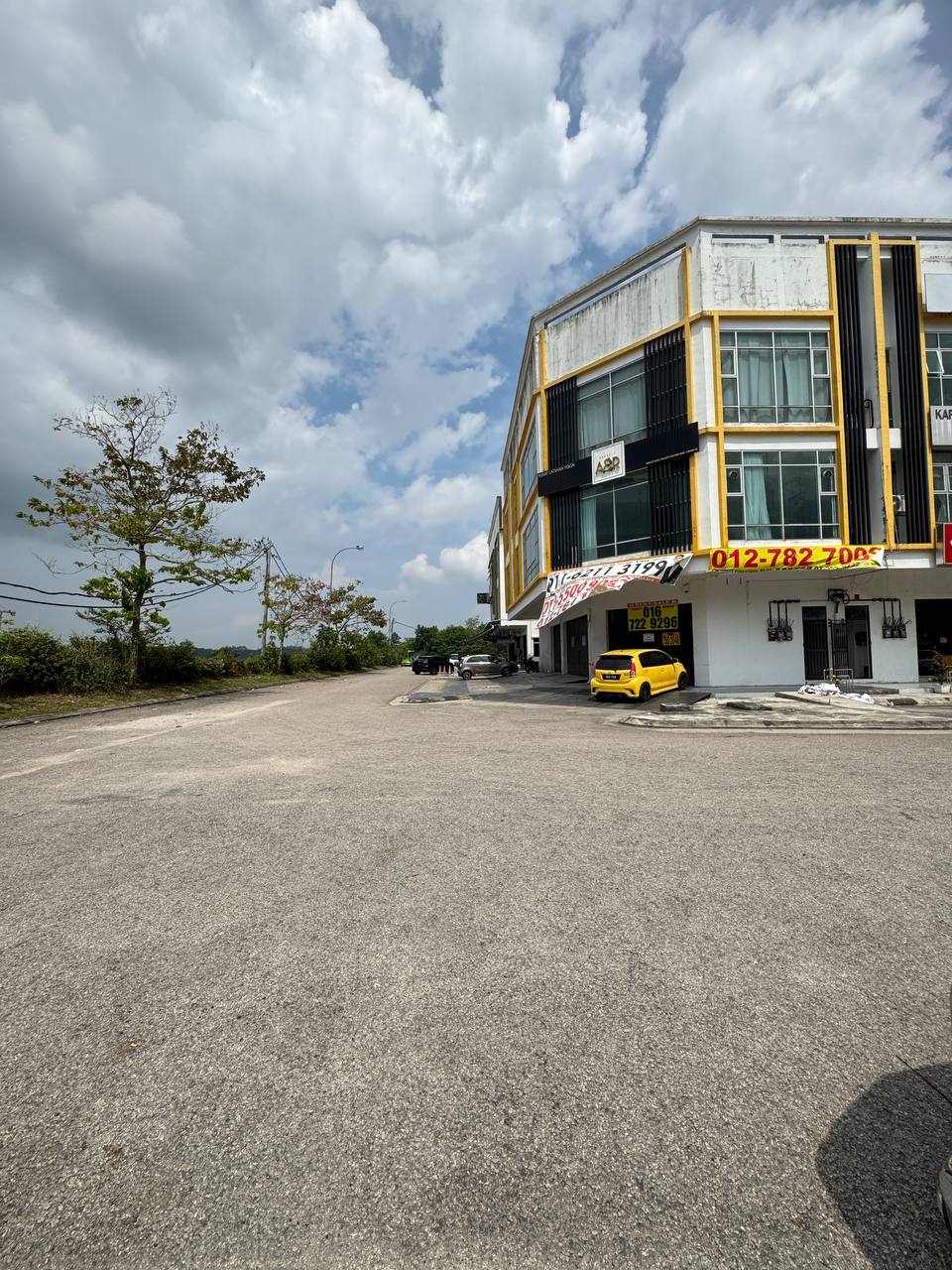 3 Storey Shoplot Corner Lot Taman Eco Cascadia 4