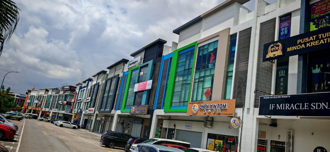 Three Storey Shoplot Jalan Setia Tropika 1/8 2