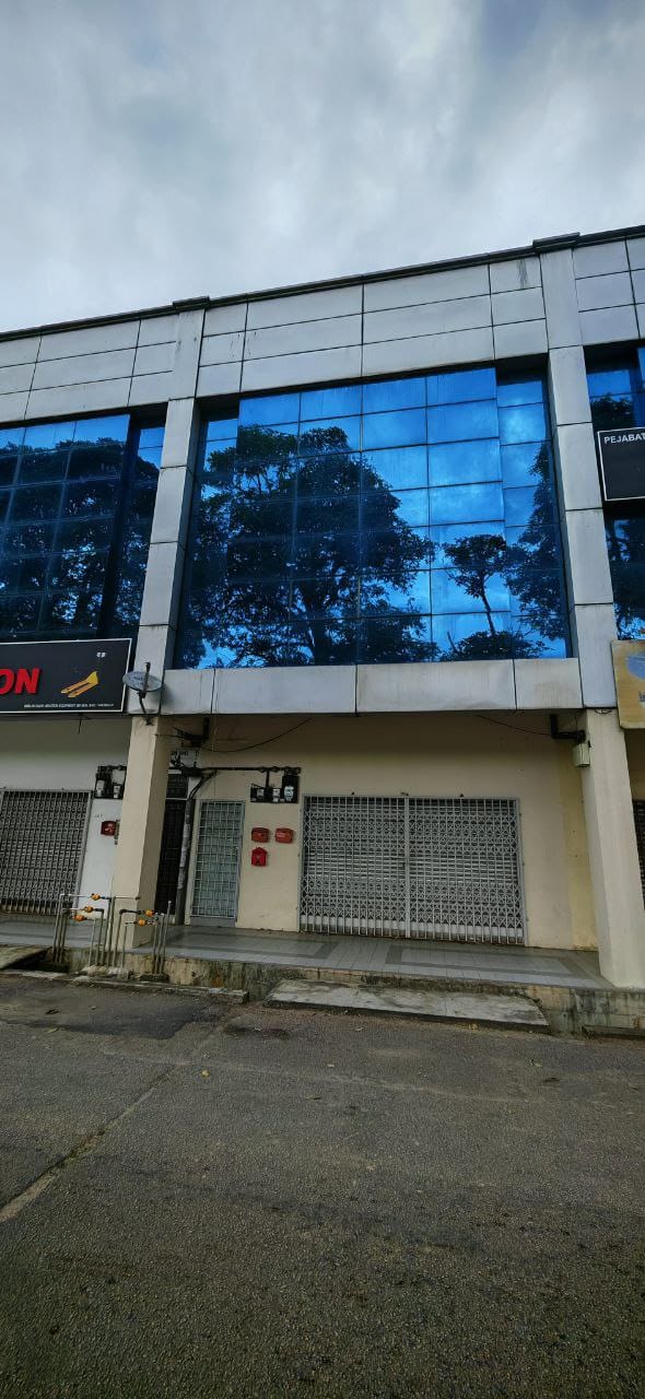 2nd Floor of Three Storey Shoplot Taman Sri Putra 3