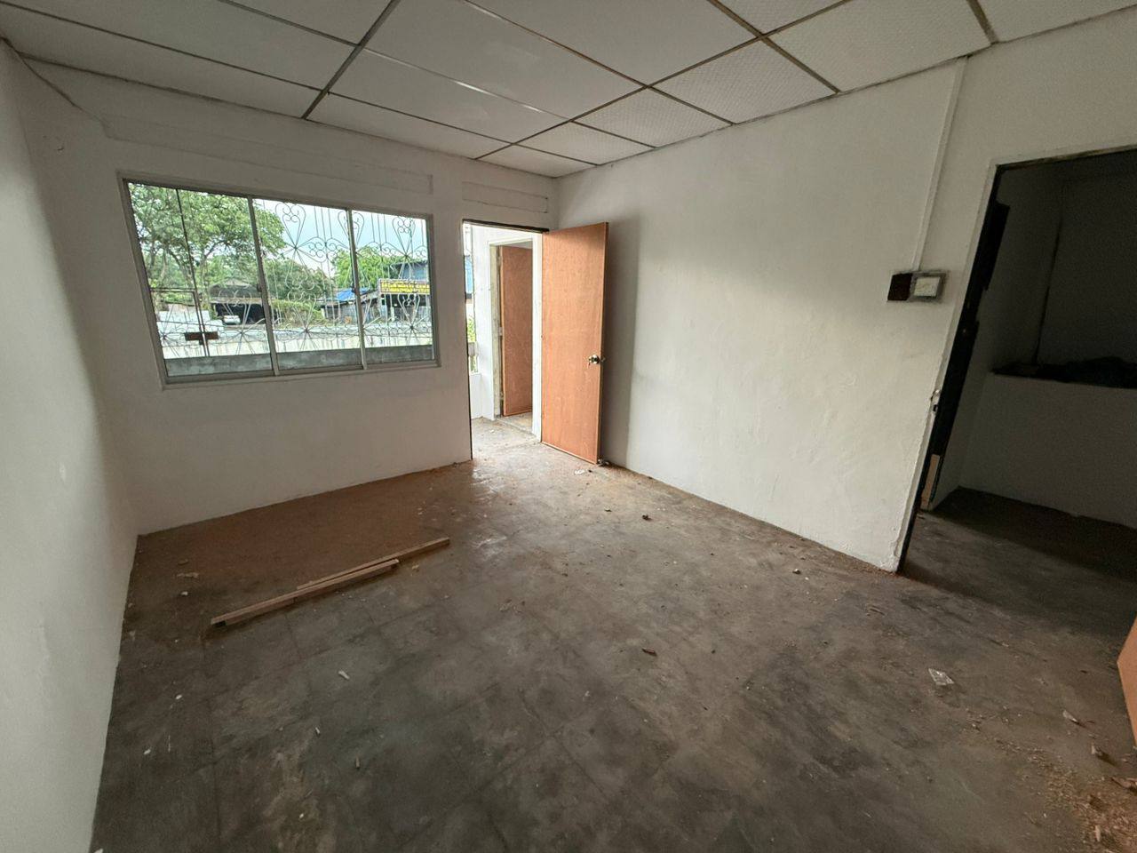 Double Storey Shoplot Jalan Glasiar 6